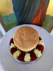 30 апреля ( в субботу) — Раздробление и раздача артоса